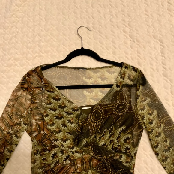 Woman’s rich earth tone, see through top with  matching cami. - Picture 8 of 13